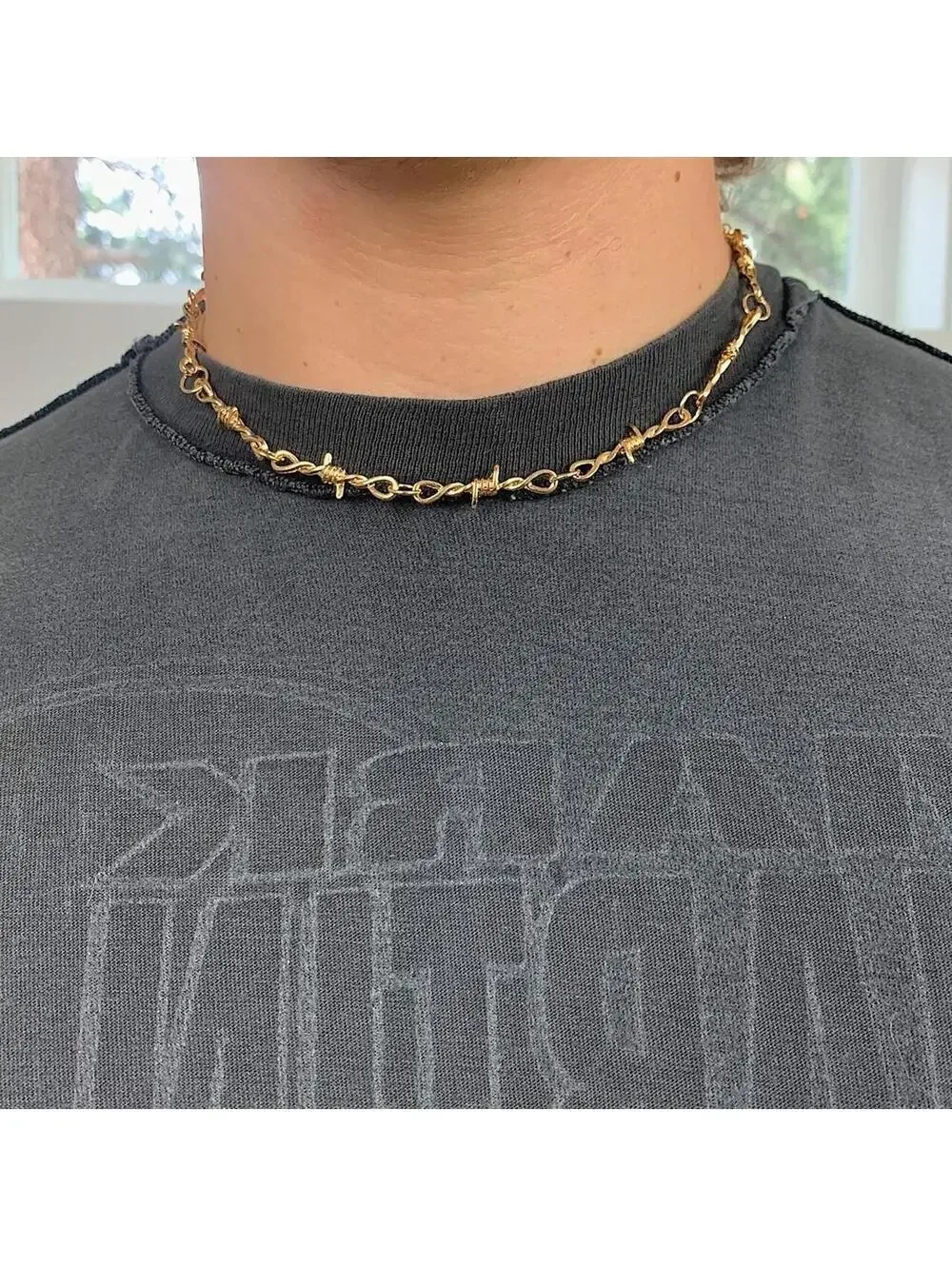 Y2k gold barbwire opium punk style chocker necklace. Cool design. Nice quality.